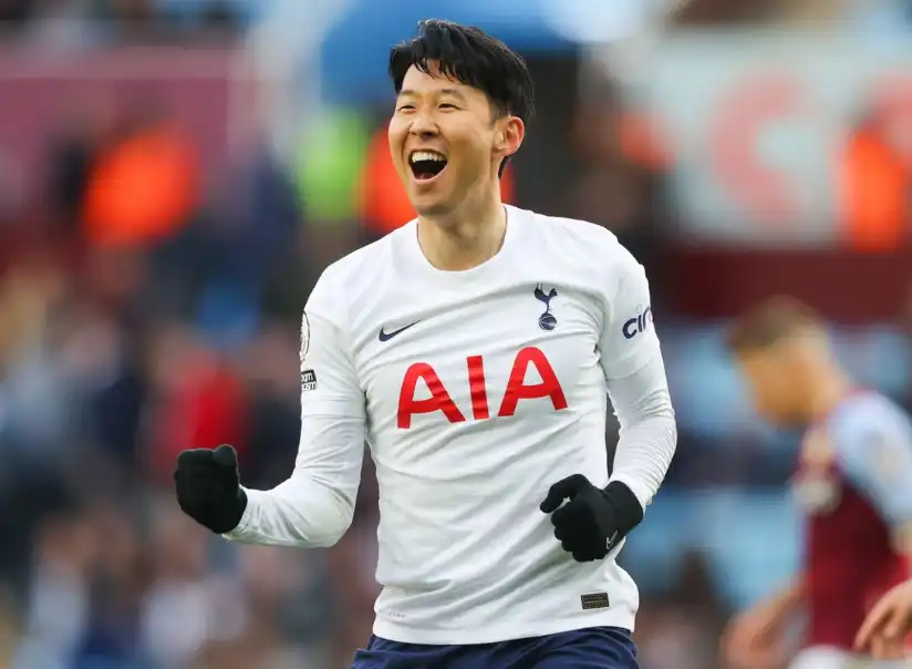 南韓前鋒 孫興慜(Son Heung-min)身穿白色熱刺球衣,在比賽中開心慶祝進球瞬間